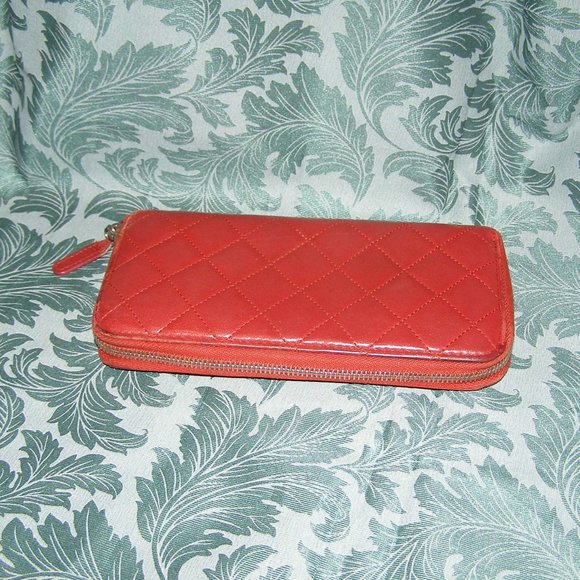 CHANEL Dark Red Lambskin Quilted Leather Wallet - Picture 3 of 15